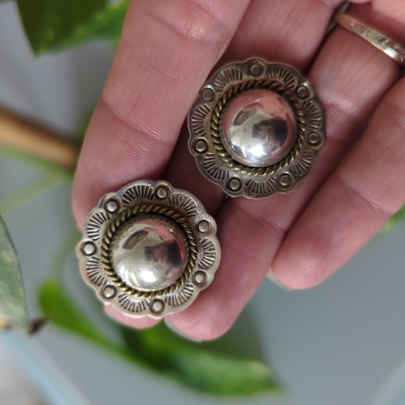 Taxco Mexico Concho earrings - Picture 4 of 7